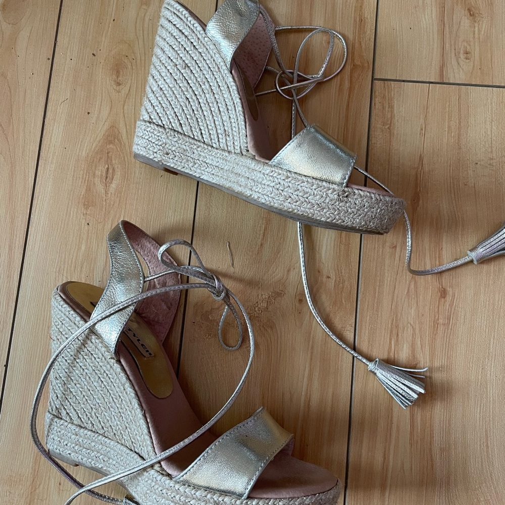 David Tyler Made In Spain leather espadrilles, 37, worn twice. Exc. Condition!